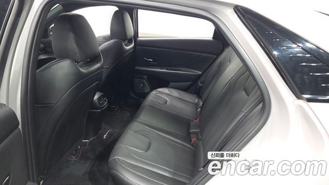 Hyundai AVANTE 2022 — photo 12