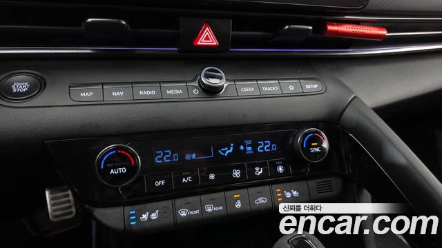 Hyundai AVANTE 2022 — photo 18
