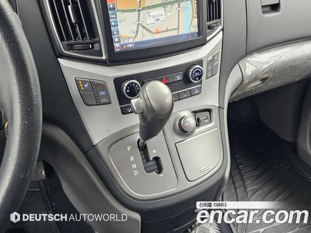 Hyundai Starex 2017 — photo 9