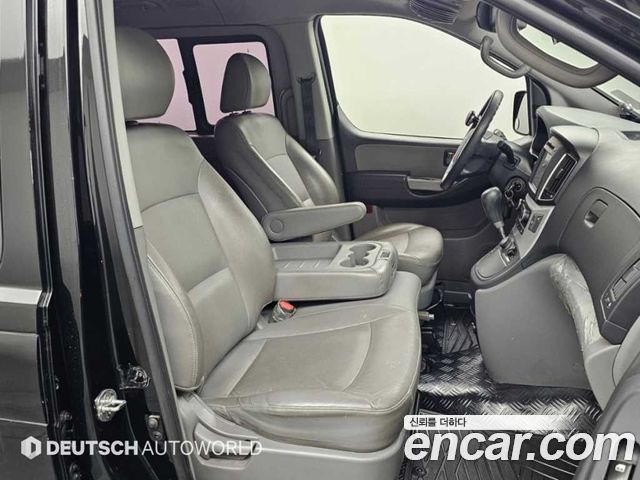 Hyundai Starex 2017 — photo 10