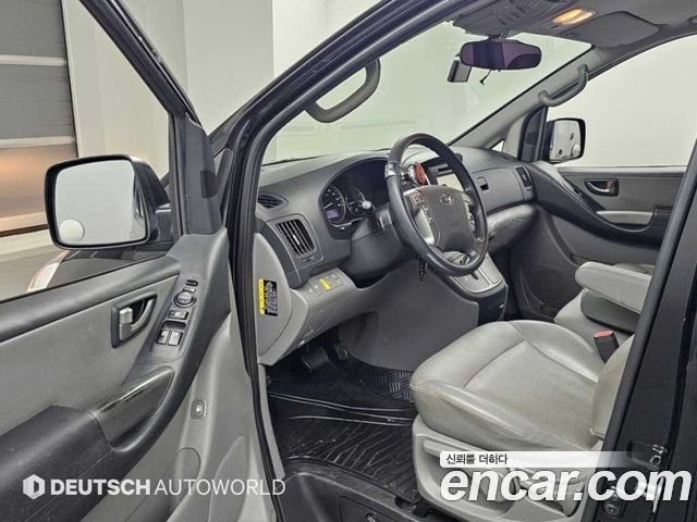 Hyundai Starex 2017 — photo 11