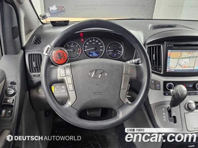 Hyundai Starex 2017 — photo 13