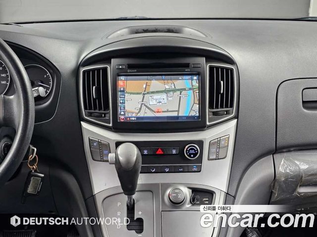 Hyundai Starex 2017 — photo 14
