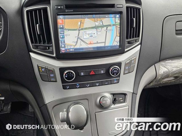 Hyundai Starex 2017 — photo 17