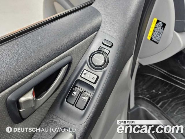 Hyundai Starex 2017 — photo 18