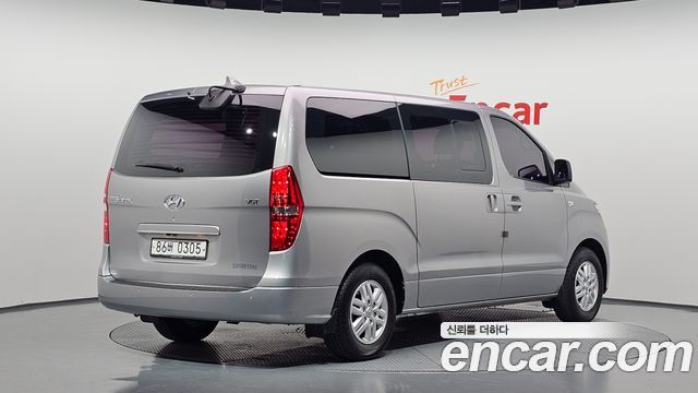 Hyundai Starex 2019 — photo 2