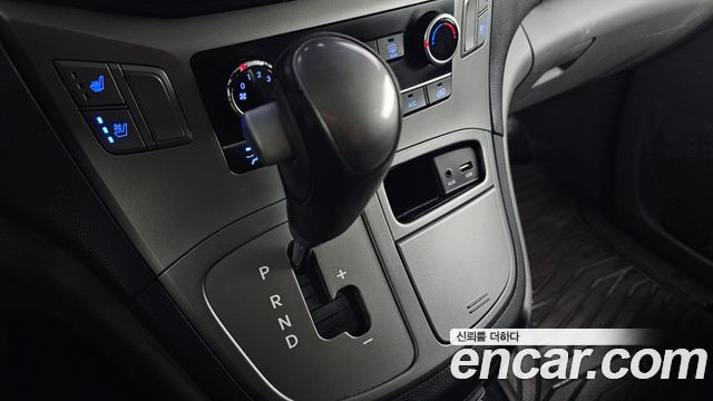 Hyundai Starex 2019 — photo 9