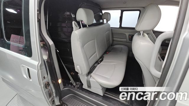 Hyundai Starex 2019 — photo 11
