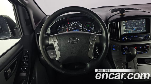 Hyundai Starex 2019 — photo 13