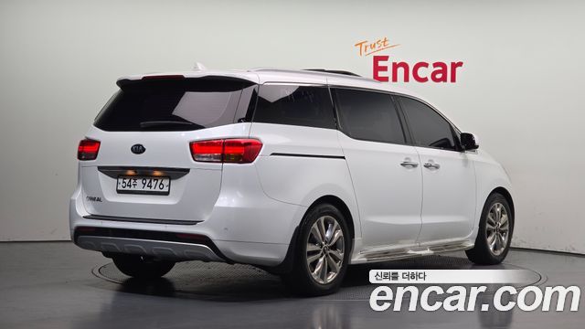 Kia Canival 2015 — photo 2