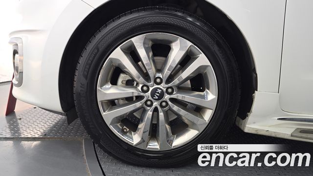 Kia Canival 2015 — photo 5