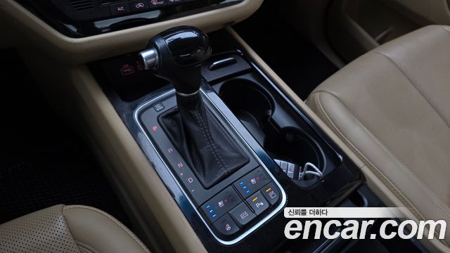 Kia Canival 2015 — photo 12