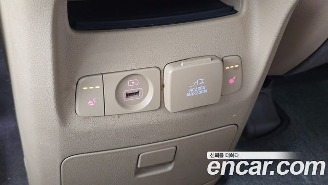Kia Canival 2015 — photo 18