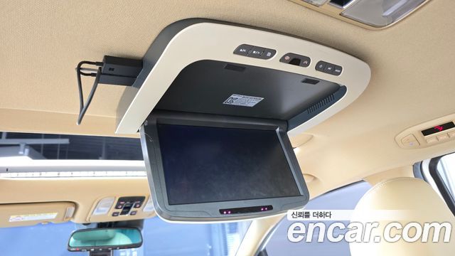 Kia Canival 2015 — photo 22