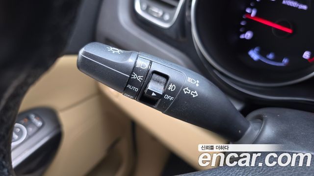 Kia Canival 2015 — photo 28