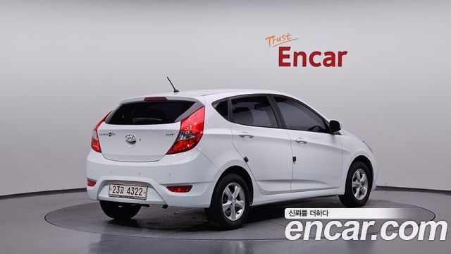 Hyundai Accent 2012 — photo 2