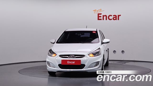 Hyundai Accent 2012 — photo 3