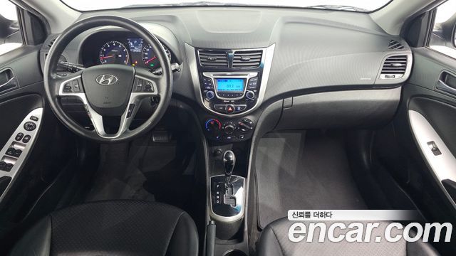 Hyundai Accent 2012 — photo 10