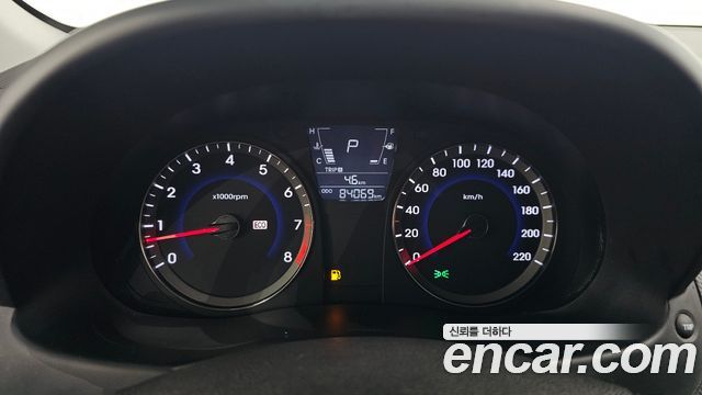 Hyundai Accent 2012 — photo 11