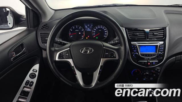 Hyundai Accent 2012 — photo 19