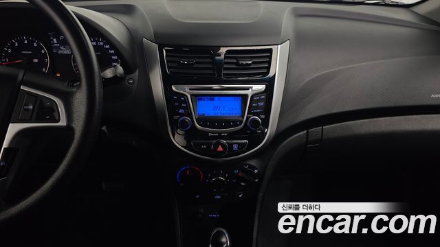 Hyundai Accent 2012 — photo 20