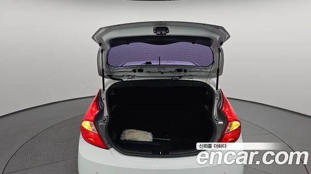 Hyundai Accent 2012 — photo 26
