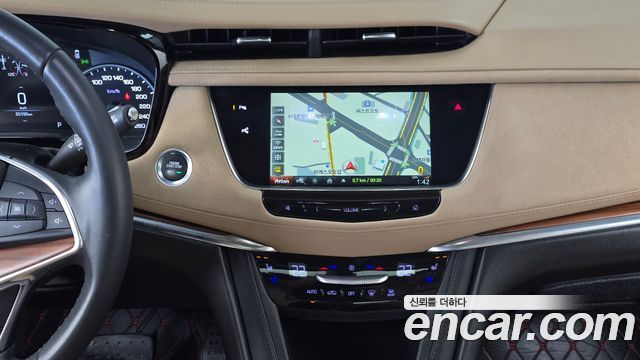 Cadillac XT5 2018 — photo 18