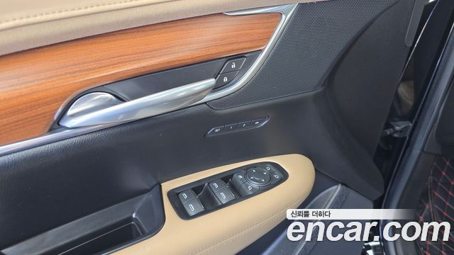 Cadillac XT5 2018 — photo 29