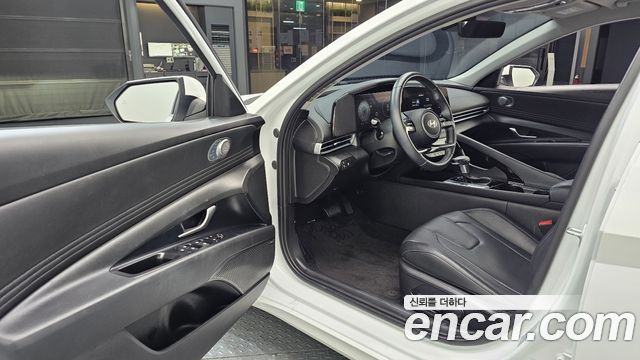 Hyundai AVANTE 2025 — photo 13