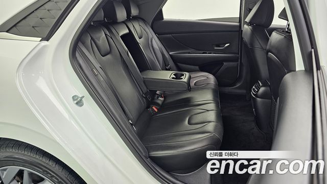 Hyundai AVANTE 2025 — photo 17