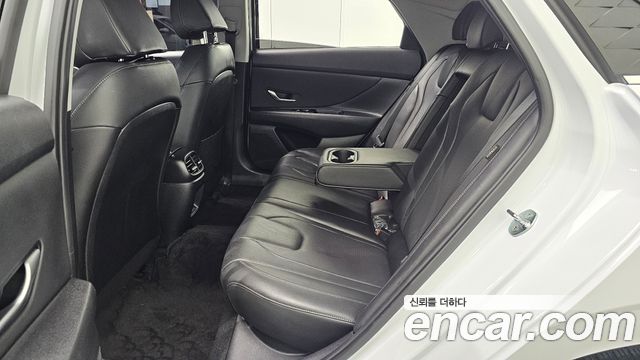 Hyundai AVANTE 2025 — photo 18