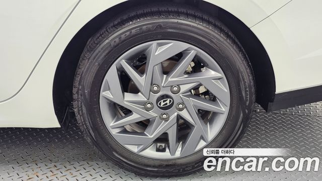 Hyundai AVANTE 2025 — photo 7