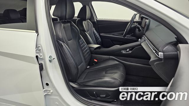 Hyundai AVANTE 2025 — photo 16