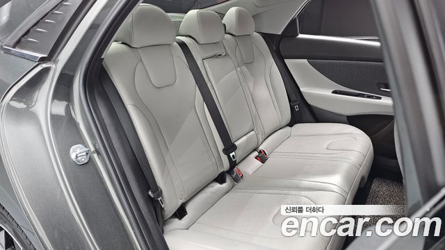 Hyundai AVANTE 2021 — photo 17