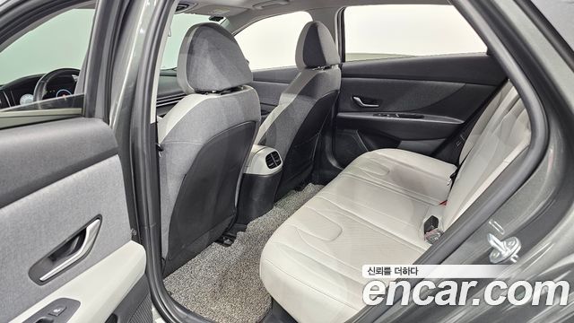 Hyundai AVANTE 2021 — photo 18