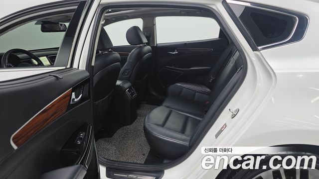 Kia K7 2016 — photo 17
