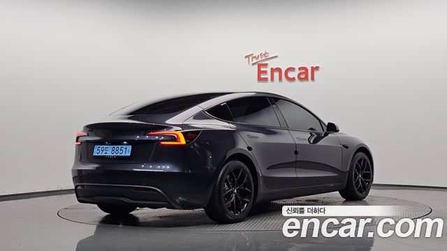 Tesla Model 3 2026 — photo 2