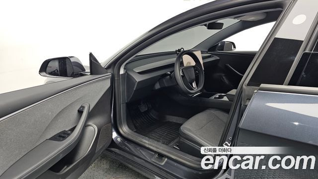 Tesla Model 3 2026 — photo 13