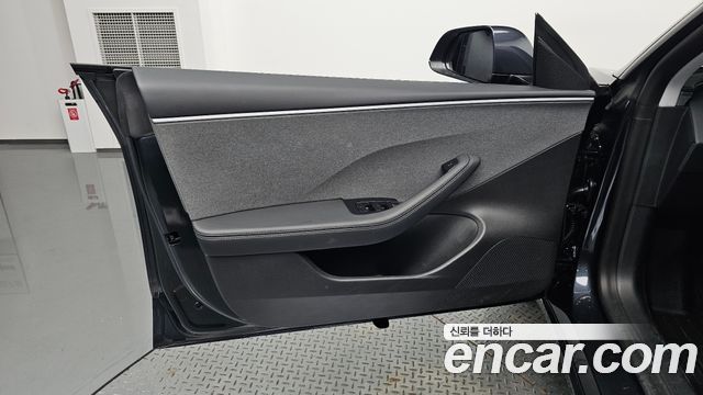 Tesla Model 3 2026 — photo 14