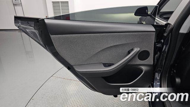 Tesla Model 3 2026 — photo 15