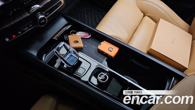Volvo XC60 2024 — photo 12