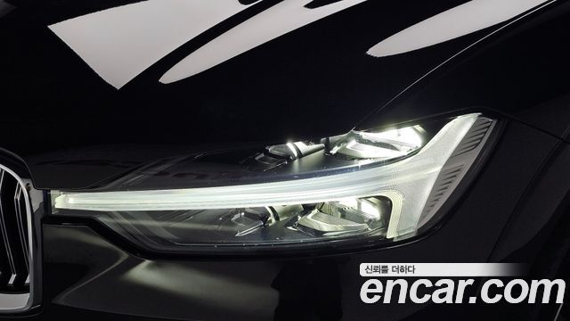 Volvo XC60 2024 — photo 8