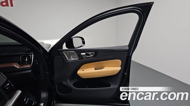 Volvo XC60 2024 — photo 14