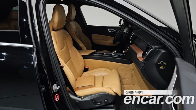 Volvo XC60 2024 — photo 16