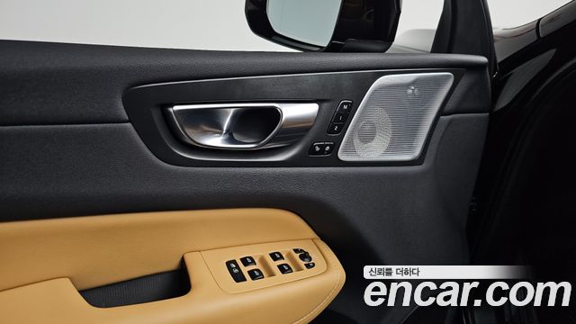 Volvo XC60 2024 — photo 33