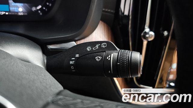 Volvo XC60 2024 — photo 36