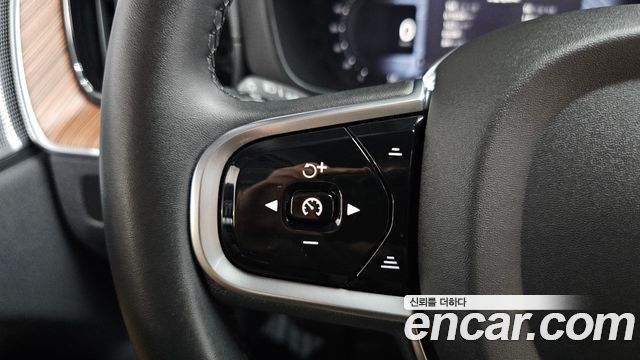 Volvo XC60 2024 — photo 38