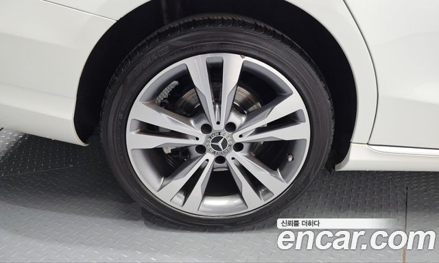 Mercedes-Benz C-Class 2019 — photo 5