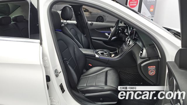 Mercedes-Benz C-Class 2019 — photo 13