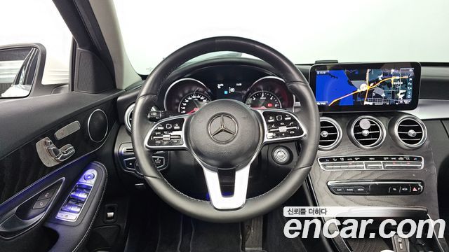 Mercedes-Benz C-Class 2019 — photo 18